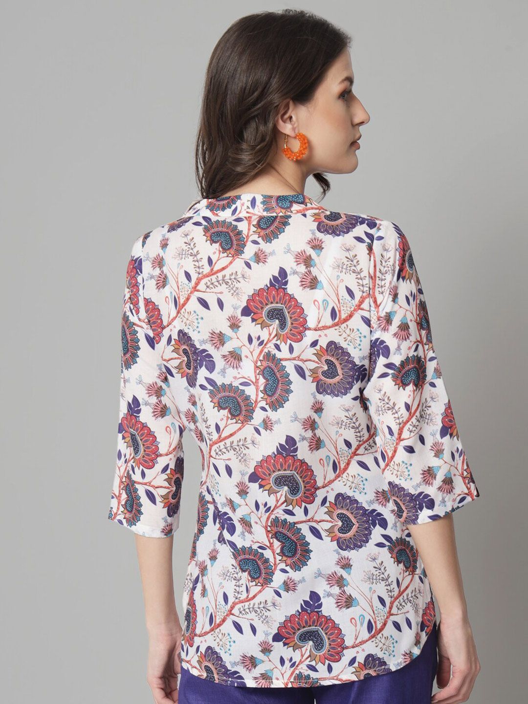 Chic V-Neck Floral Printed Top