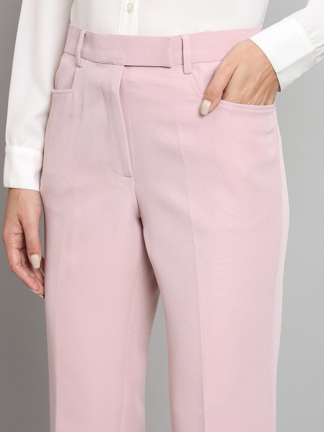 Women Relaxed Regular Fit Mid-Rise Cigarette Trousers