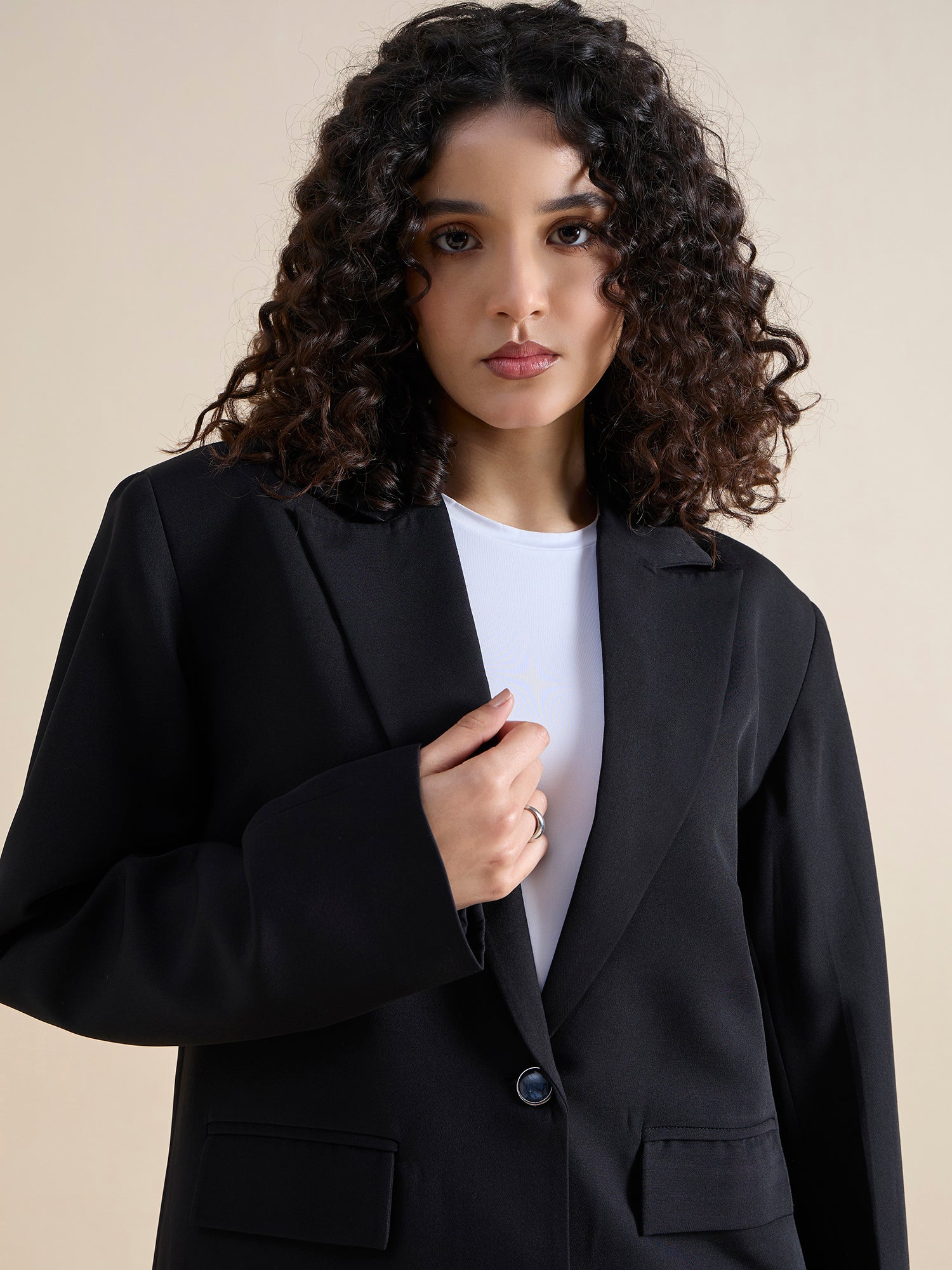 Women Oversized Fit Single Breasted Notched Lapel Collar Blazer