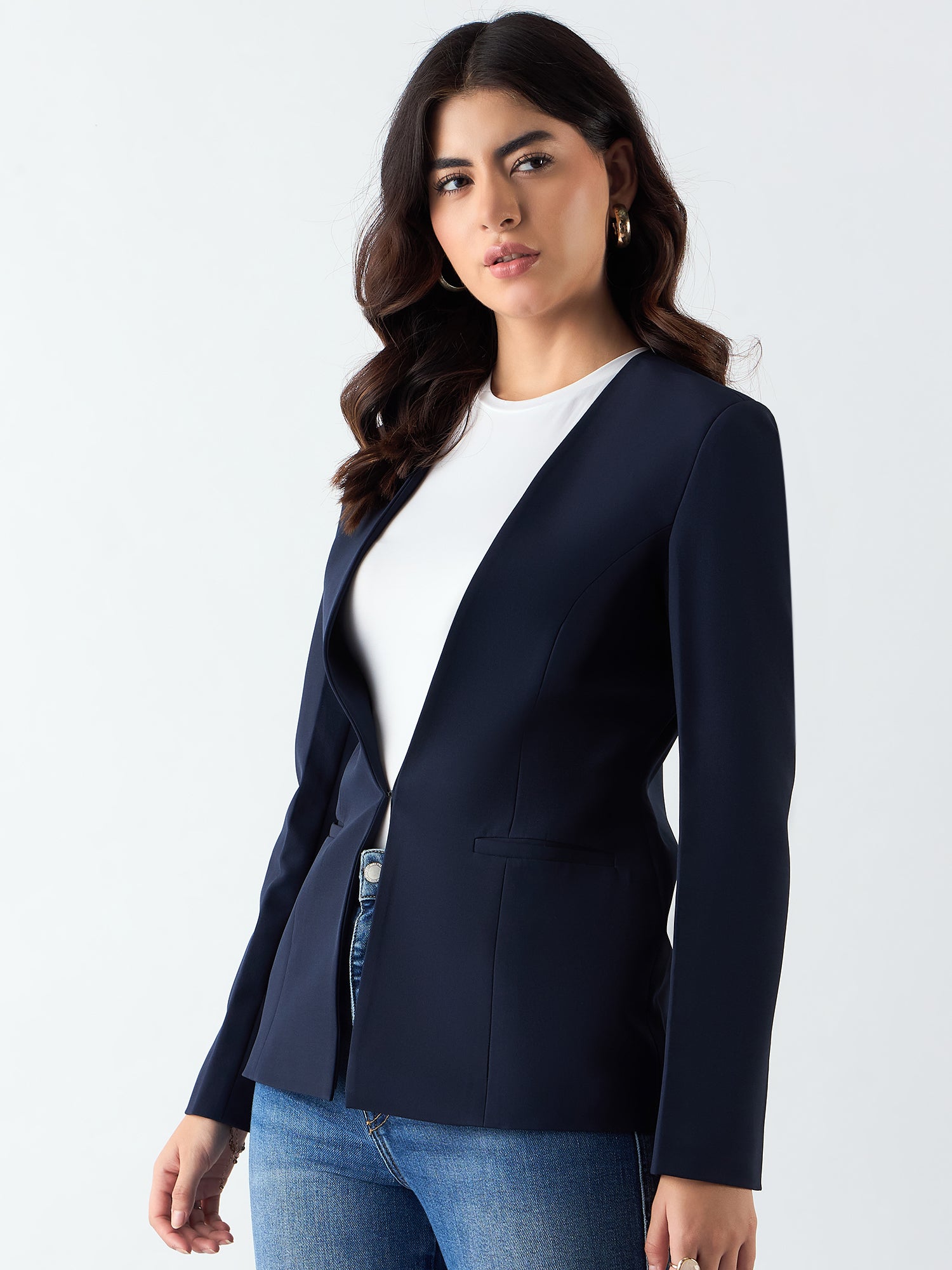 Women Minimalist Regular Fit Blazer In Stretchable Fabric