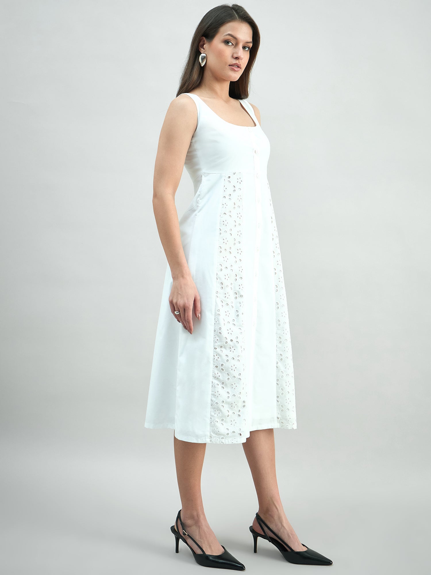 Elegant White Sleeveless Patchwork Panel In Cotton Schiffli