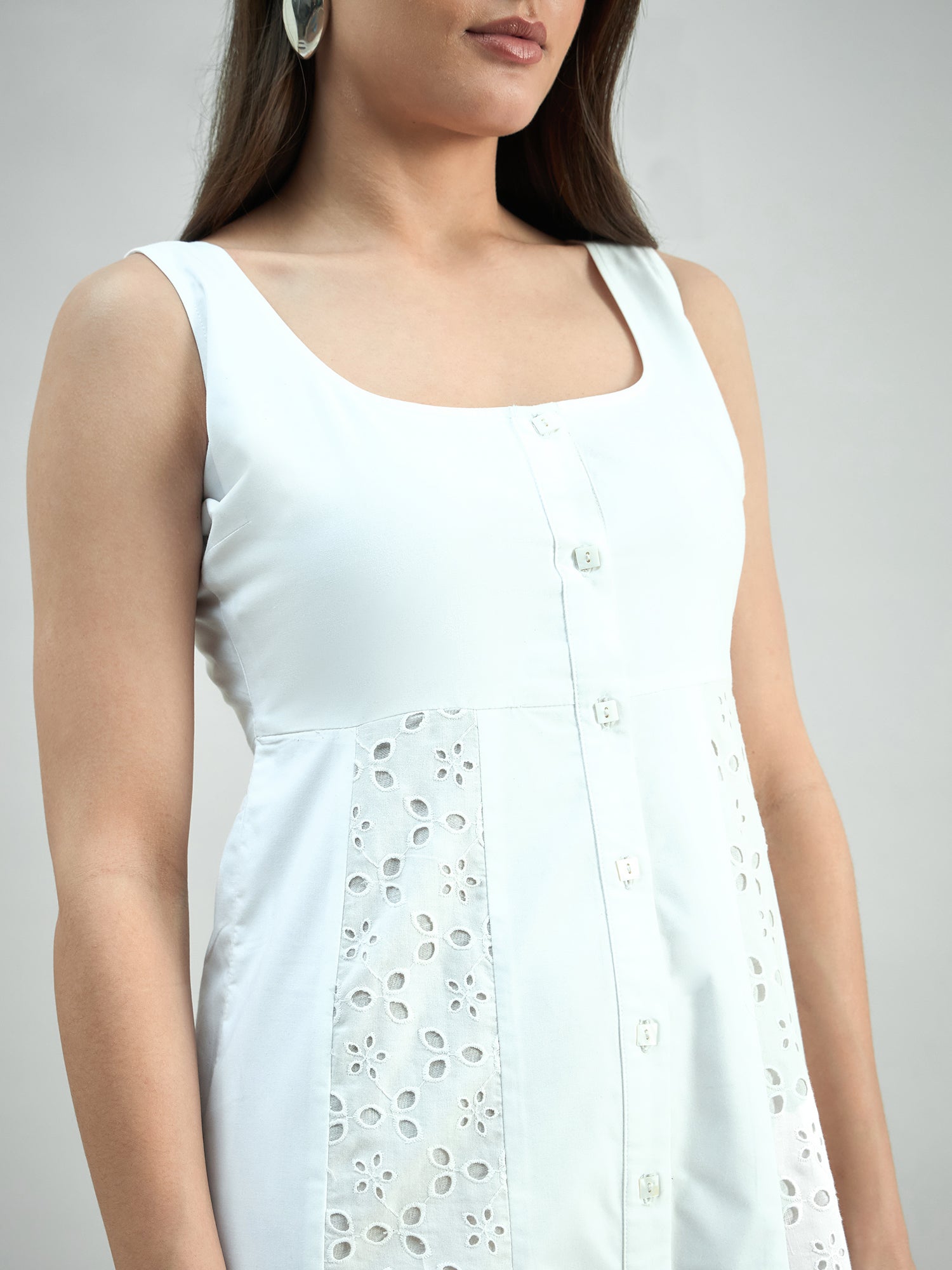 Elegant White Sleeveless Patchwork Panel In Cotton Schiffli