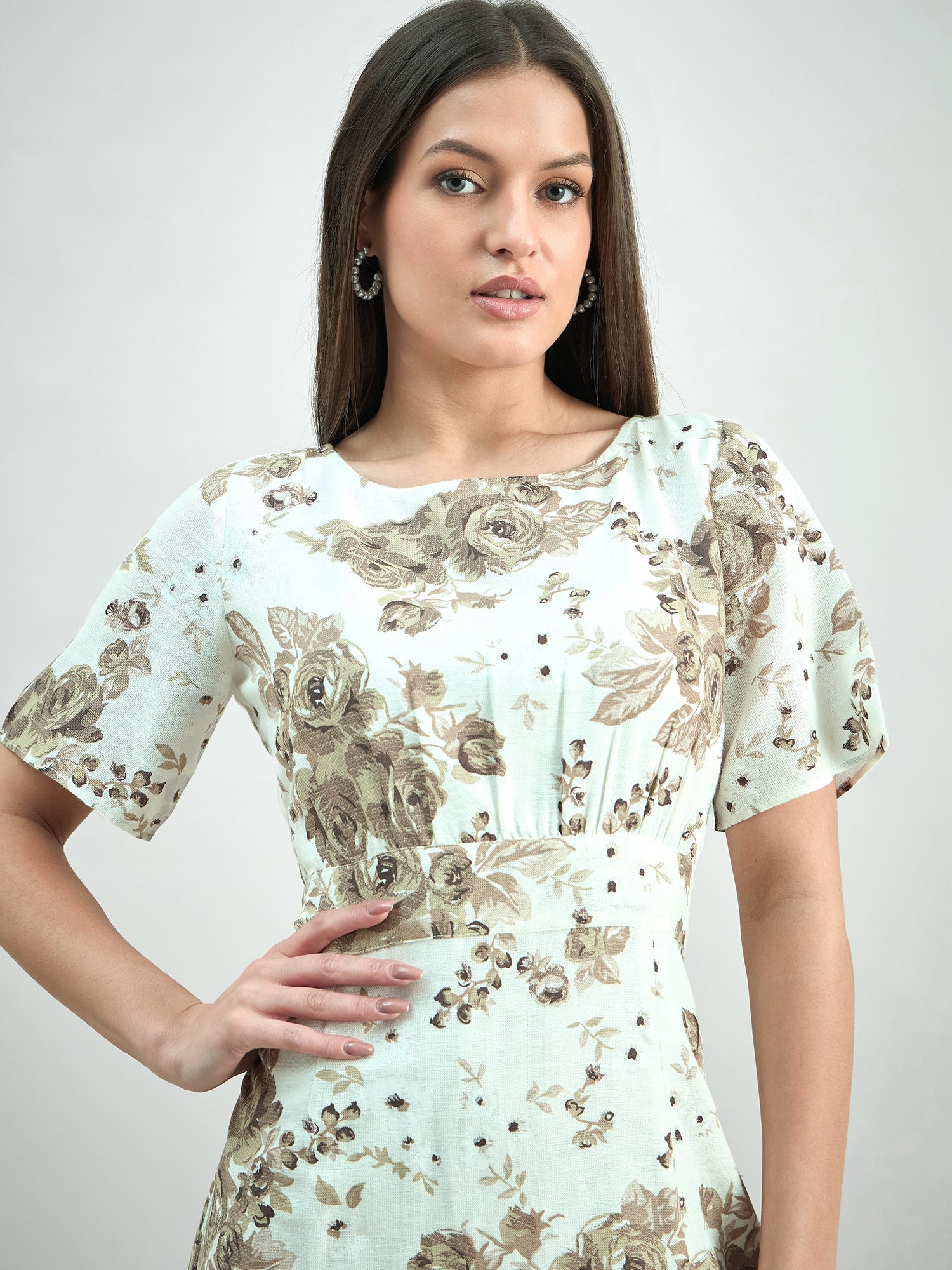 Women White & Beige Elegant Floral Print Round-Neck Midi Dress In Linen Blend
