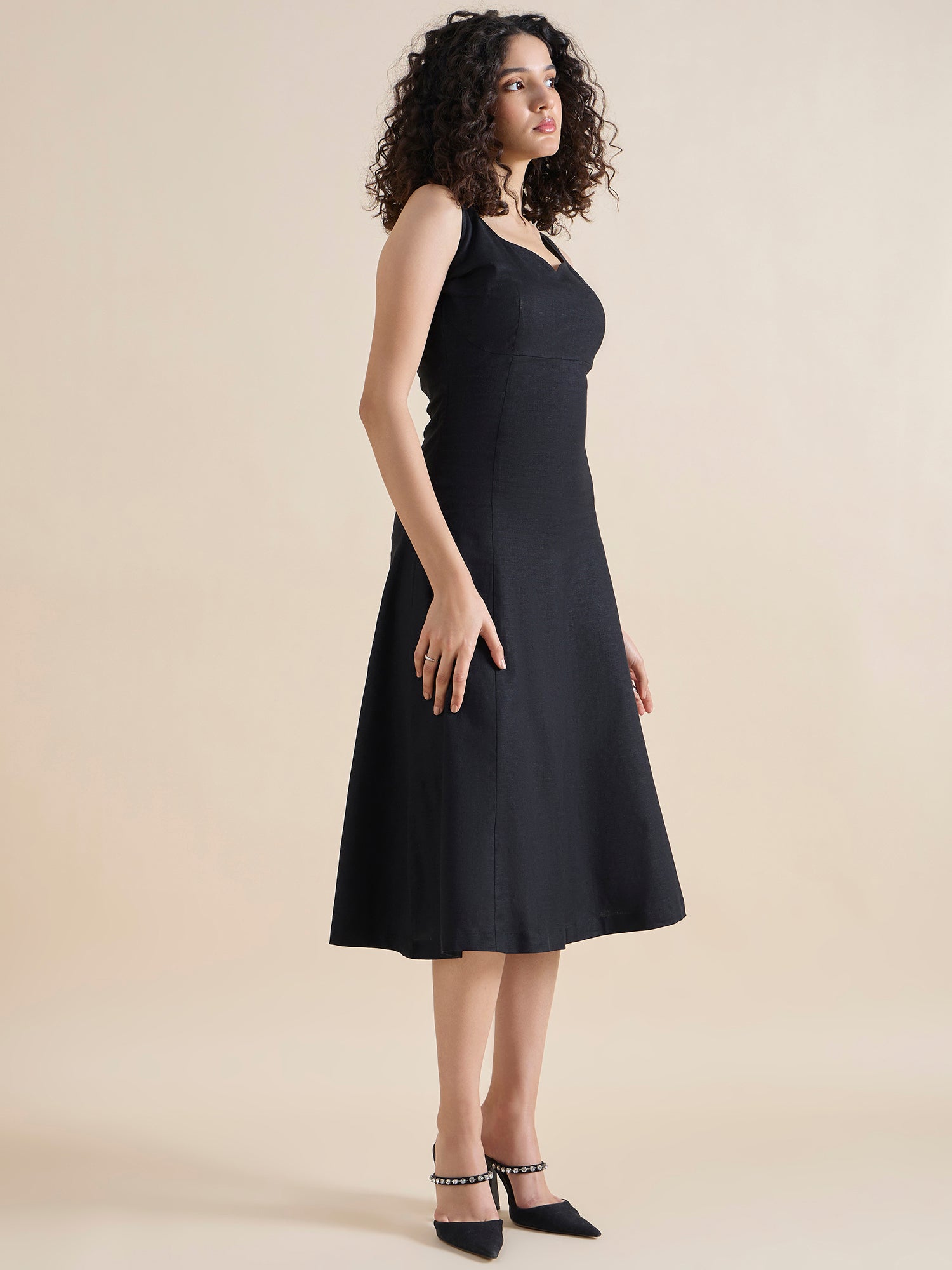 Women Structured Sweetheart-Neck Linen Lycra Black Stretchable Midi Dress