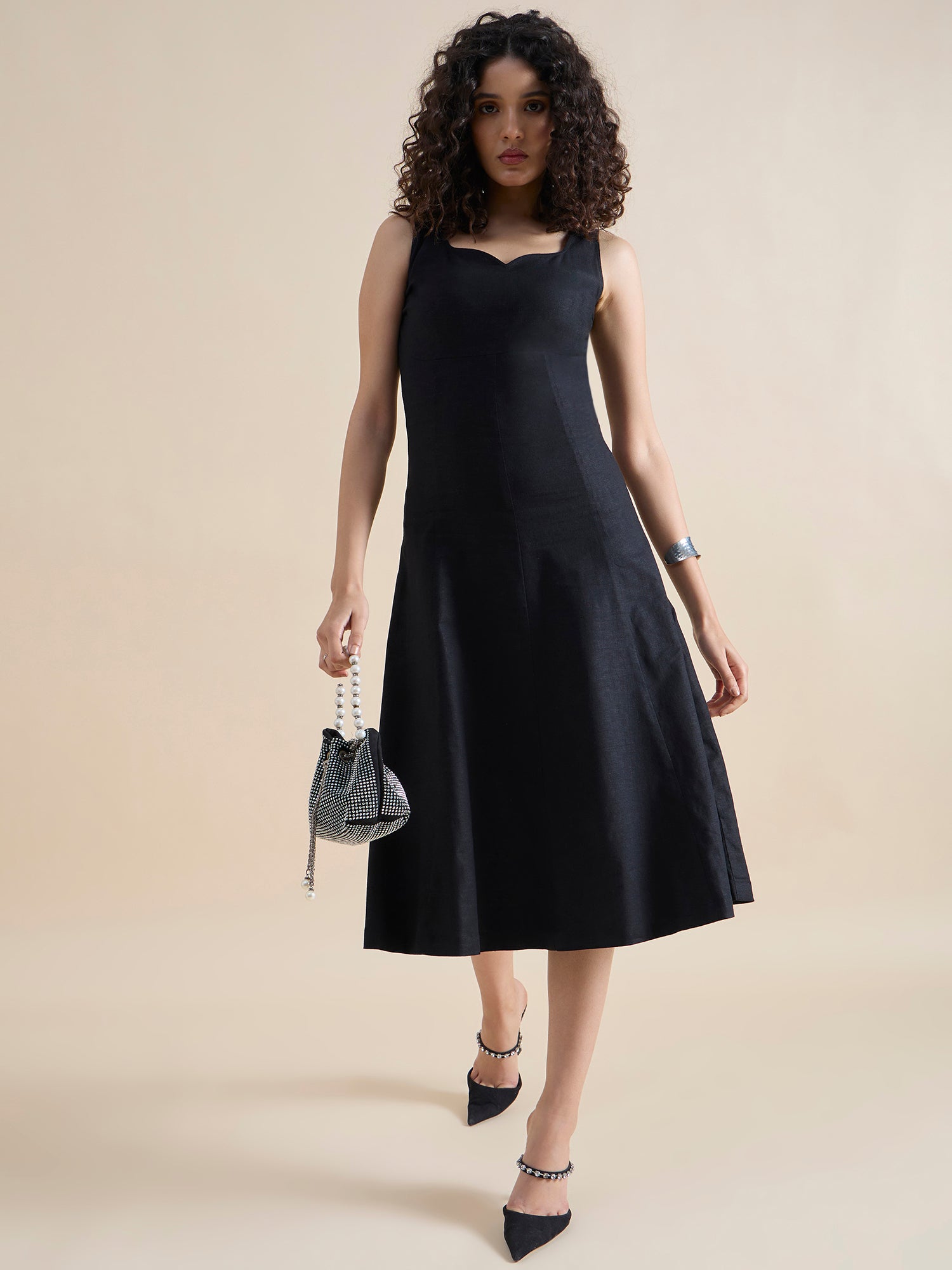 Women Structured Sweetheart-Neck Linen Lycra Black Stretchable Midi Dress