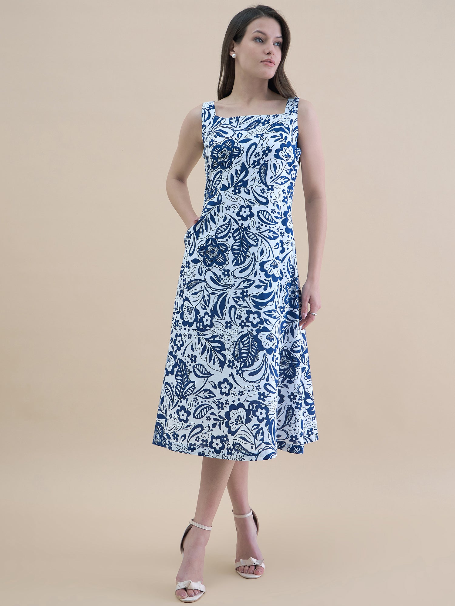 Women Blue-White floral print midi dress