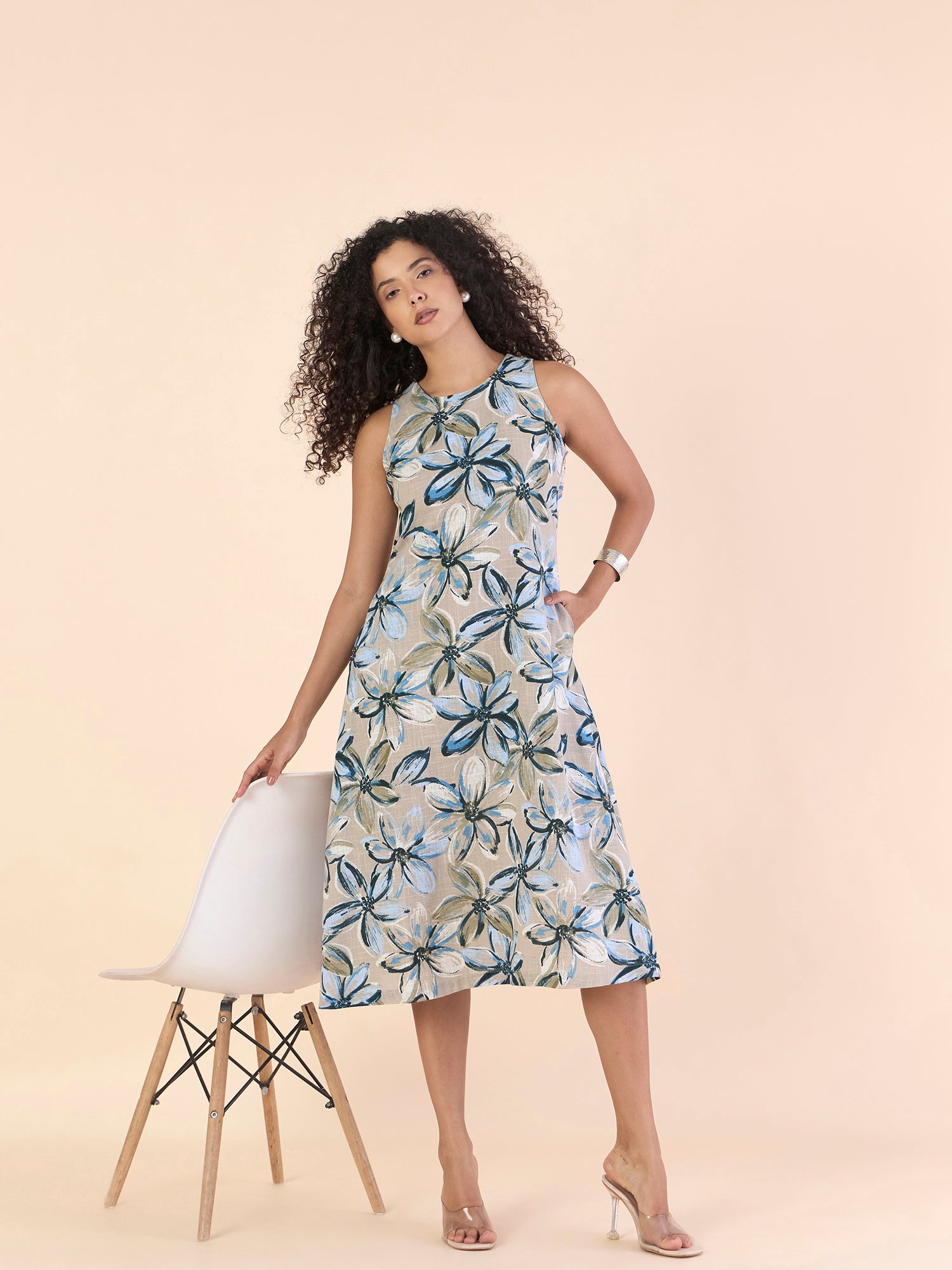 Women Linen Blend Halter Neck Floral Printed Round Neck Fit & Flare Midi Dress