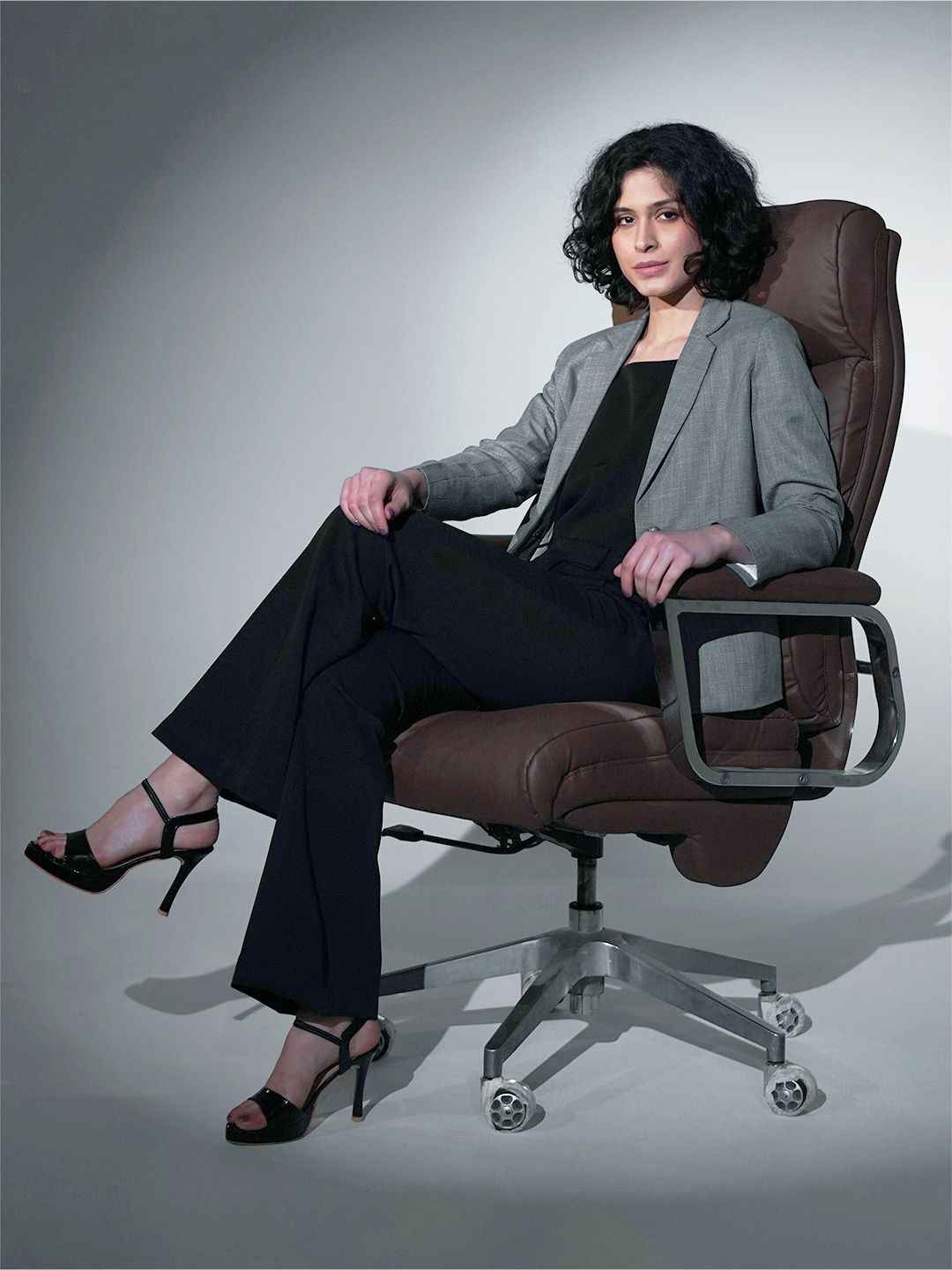 Tailored Grey Blazer-Set with Black Straight fit Pants