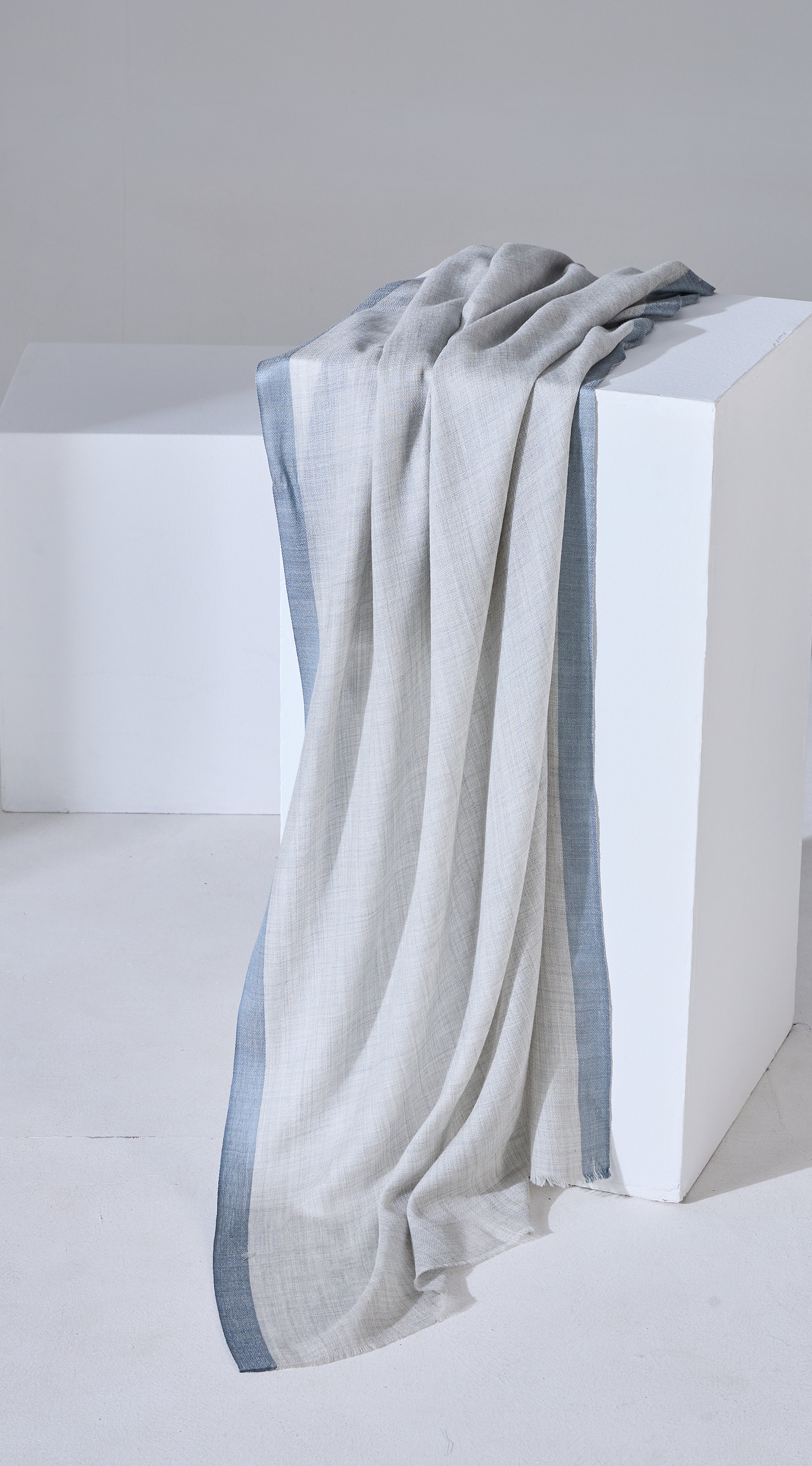 Light Grey Contrast Border Woolen Rectangular Stole for Women