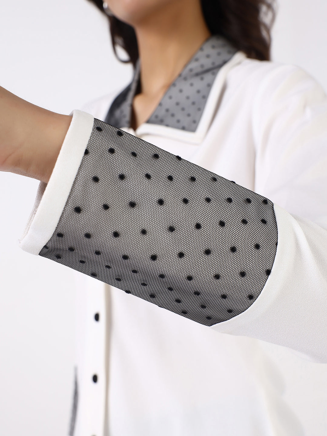 Women Classic White Contrast Collared Shirt