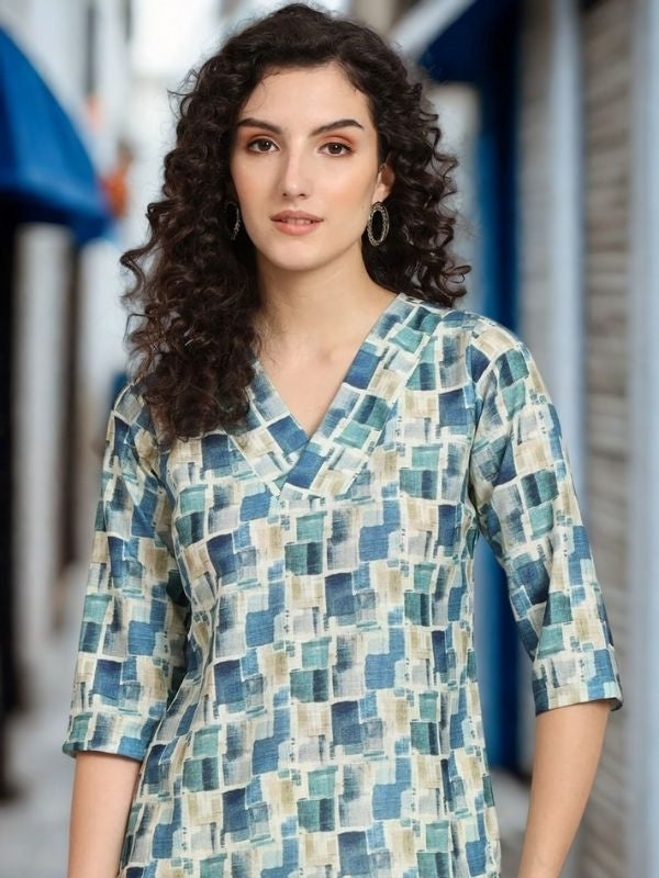 Women Regular Comfort Fit Printed V-Neck Top