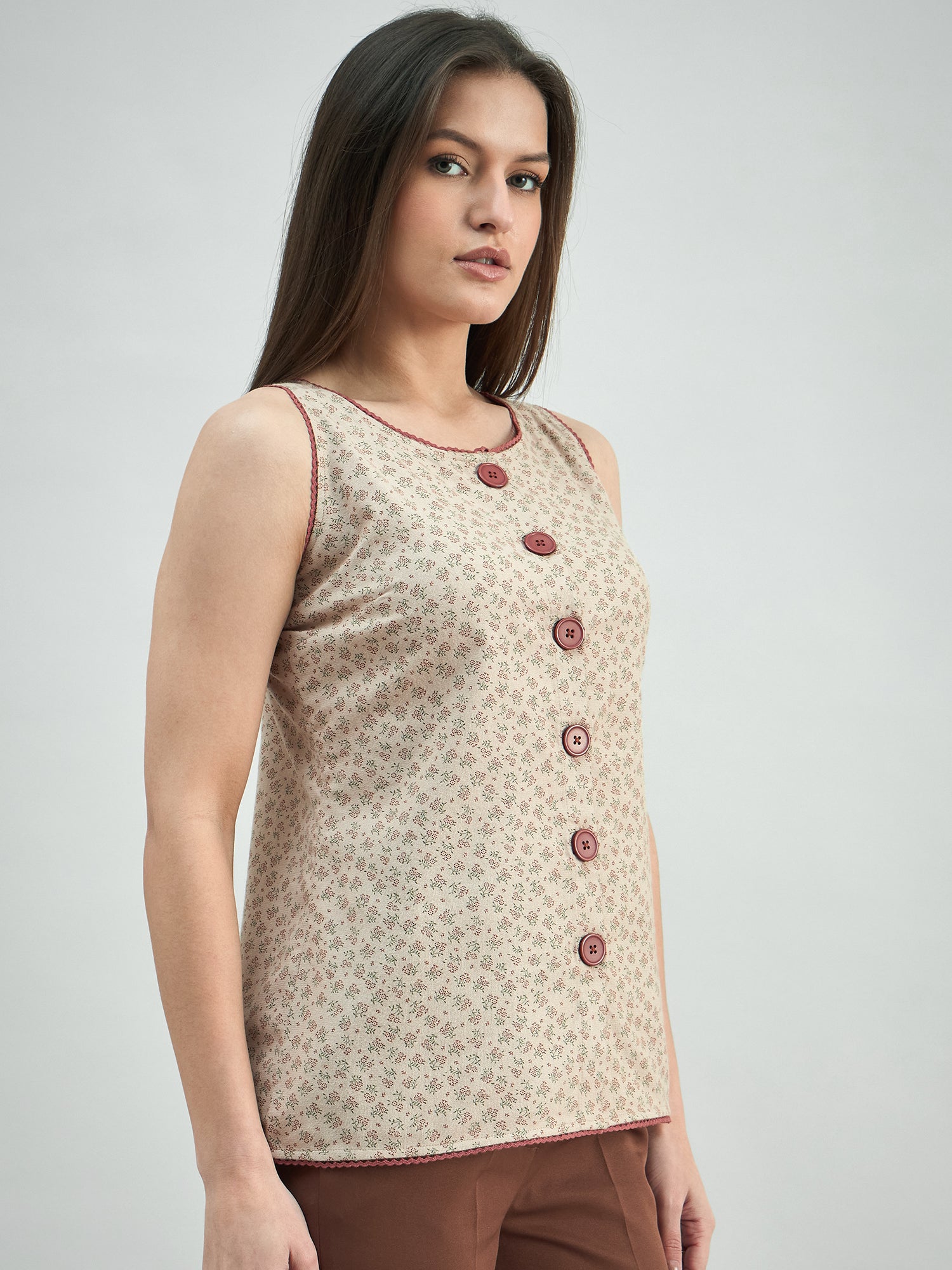 Women Sleeveless Roundneck Lace Trim Detail Top