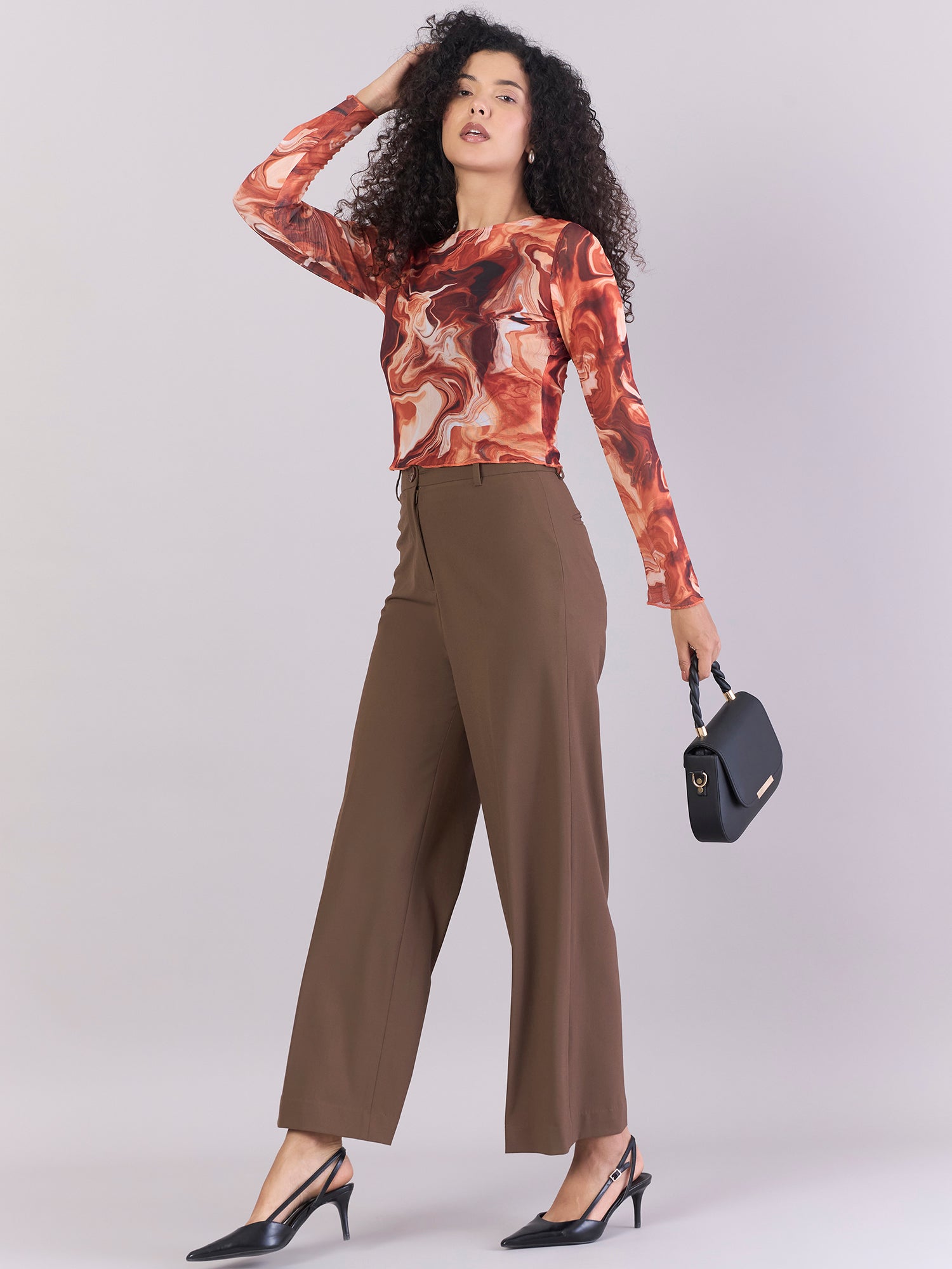 Abstract-Print Mesh Styled Cropped Top In 4-Way Stretch With Camisole