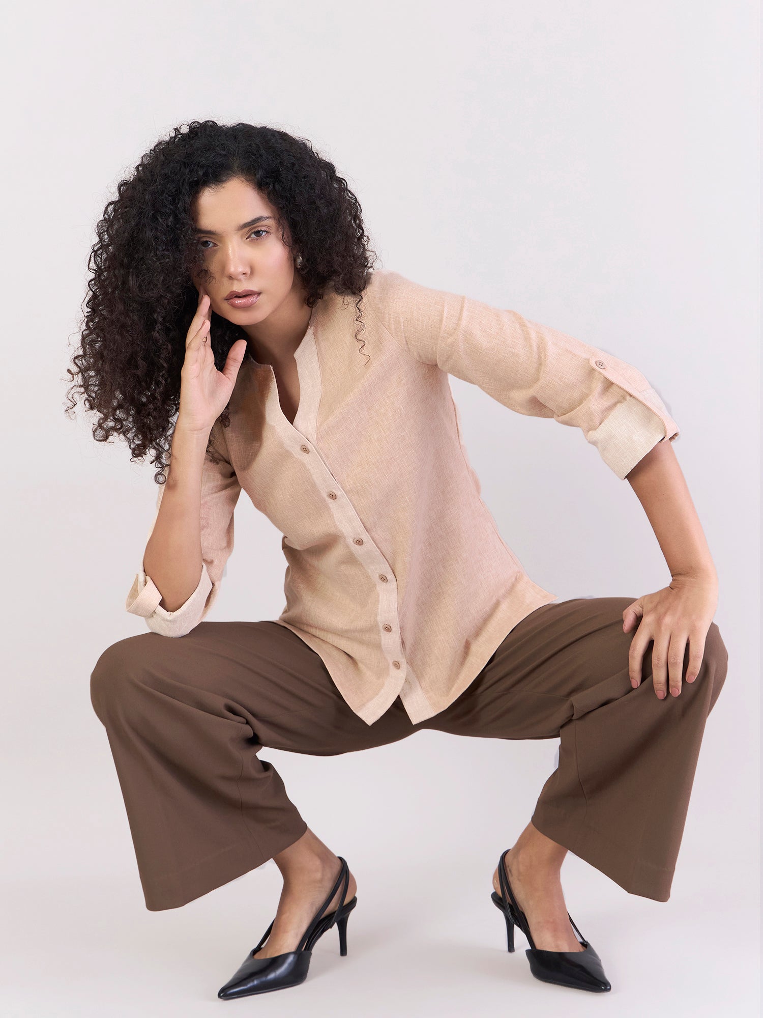 Women Contrast Trims Loose Fit Blouse With Button Details