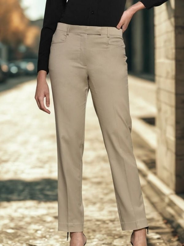 Women Relaxed Regular Fit Mid-Rise Chinos Trousers