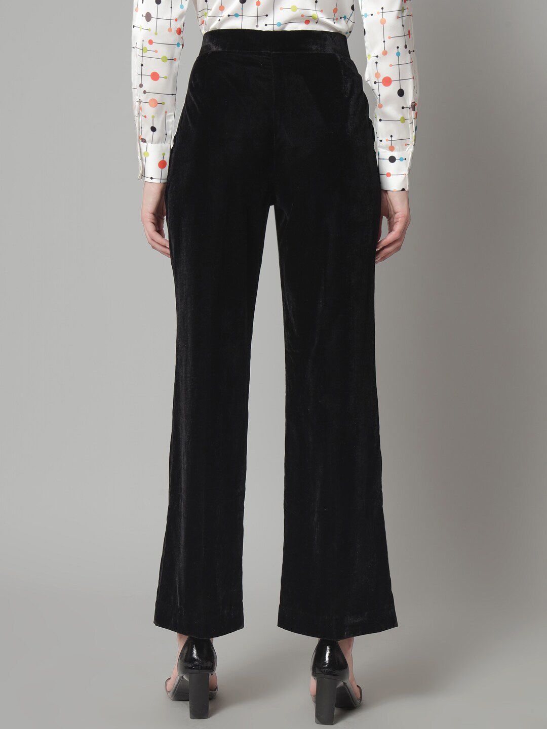 Women Tailored Relaxed Fit Mid Rise Flat Front Parallel Trousers