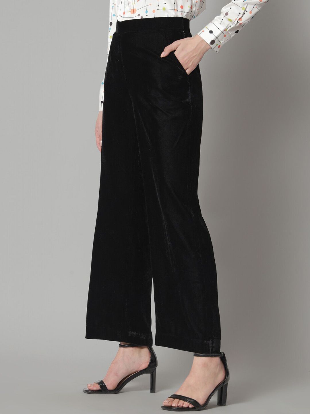 Women Tailored Relaxed Fit Mid Rise Flat Front Parallel Trousers