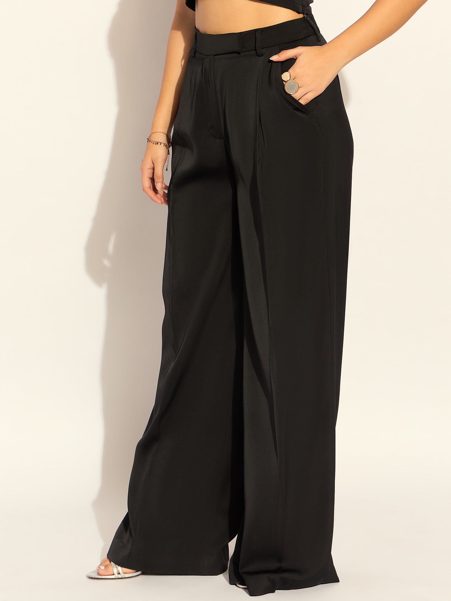 Women Loose Fit High-Rise Easy Wash Pleated Trousers