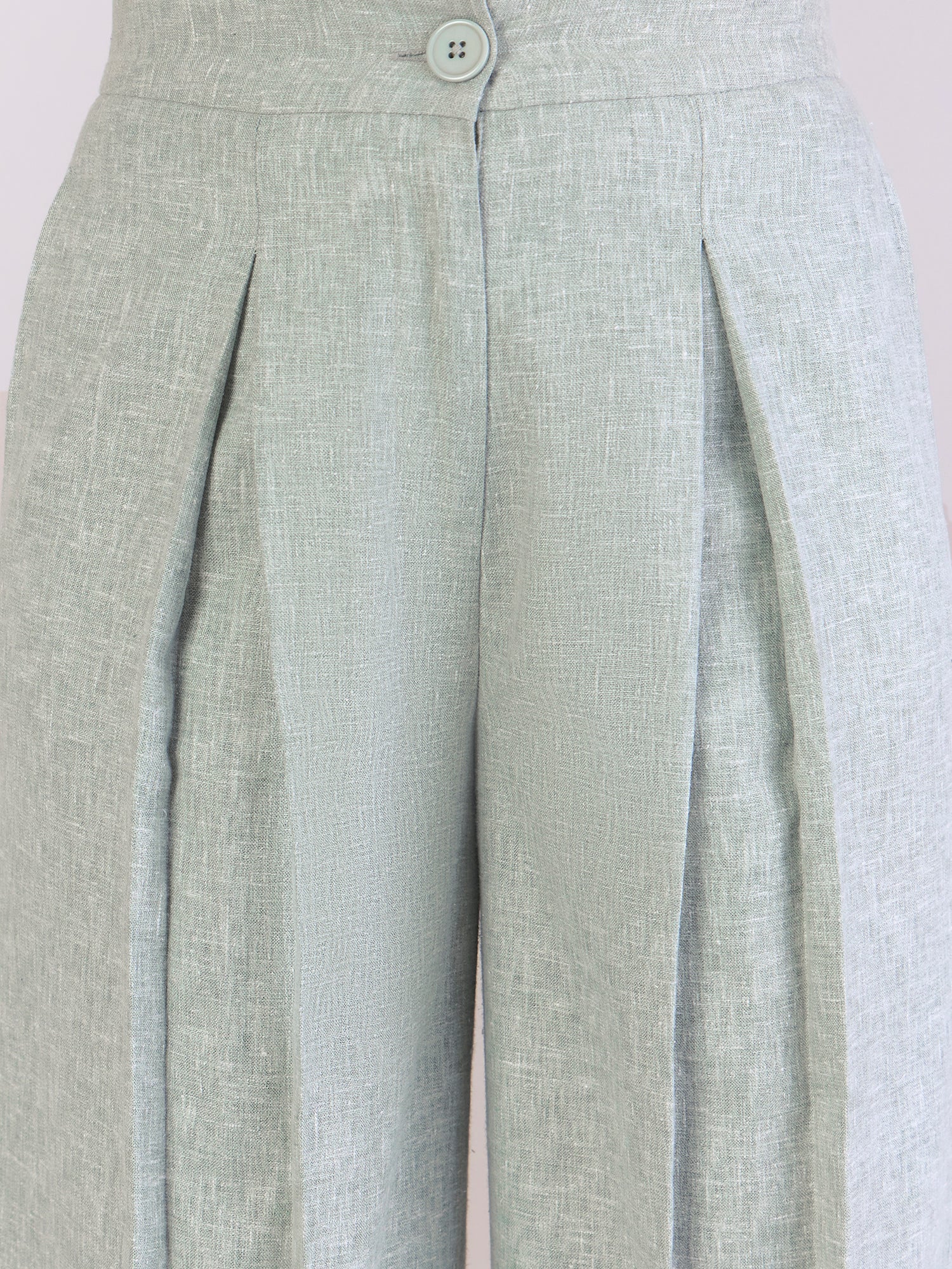 Women High-Waist Inverted Pleat Detail Soft Textured Trouser