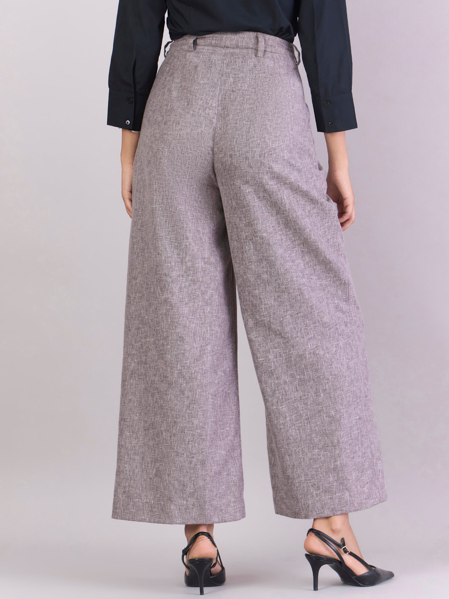 Textured Grey Chambray Double-Pleat Trousers With pocket details