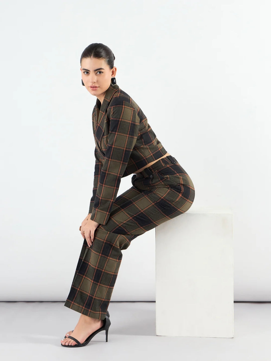 Women Green Toned Checkered Warm Trouser