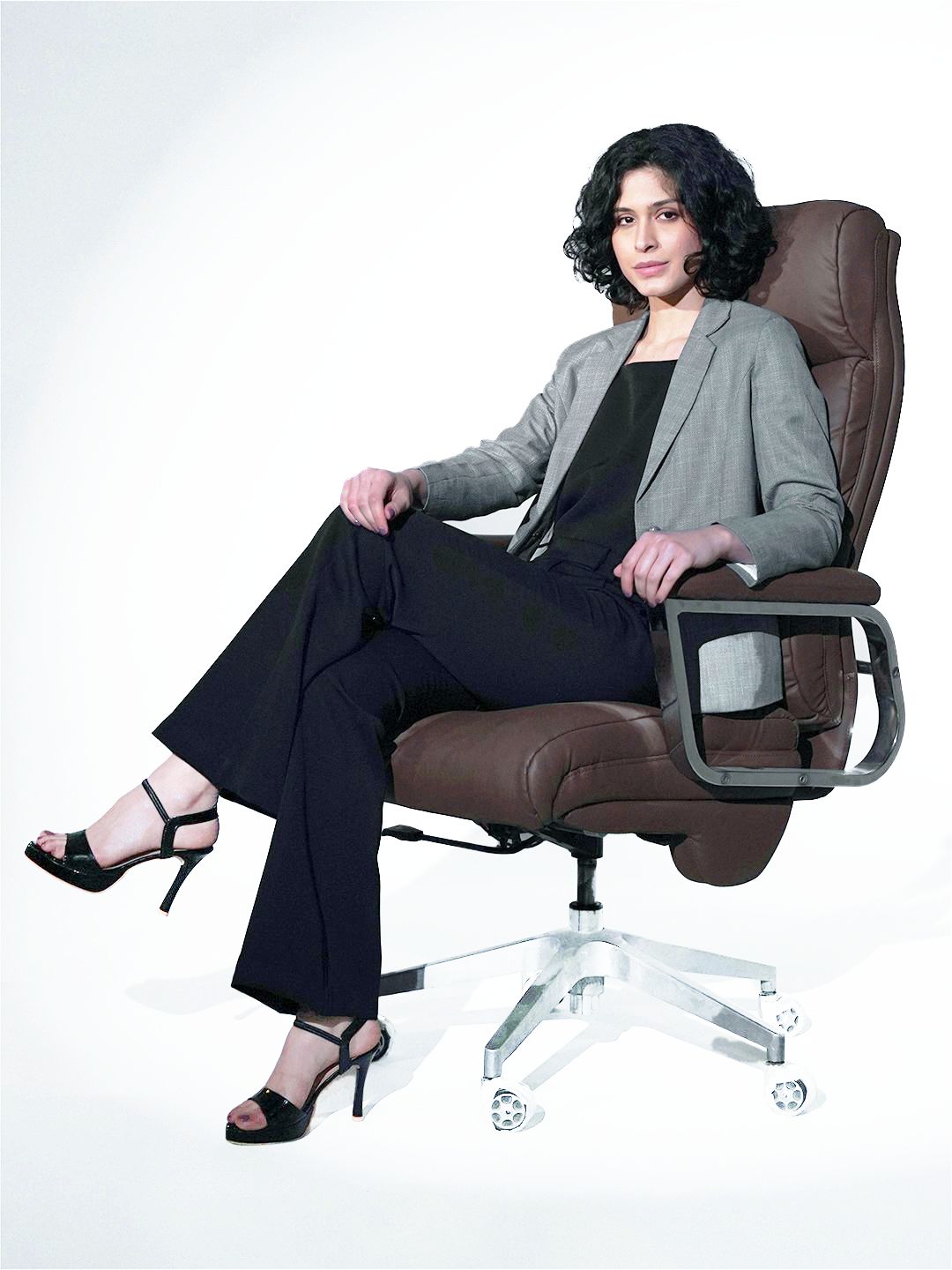 Tailored Grey Blazer-Set with Black Straight fit Pants