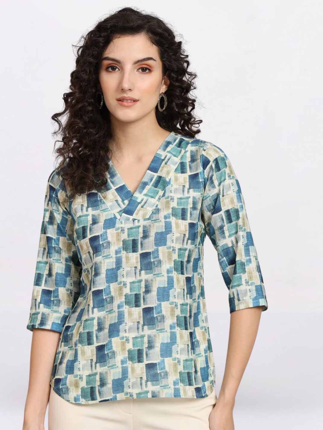 Women Regular Comfort Fit Printed V-Neck Top