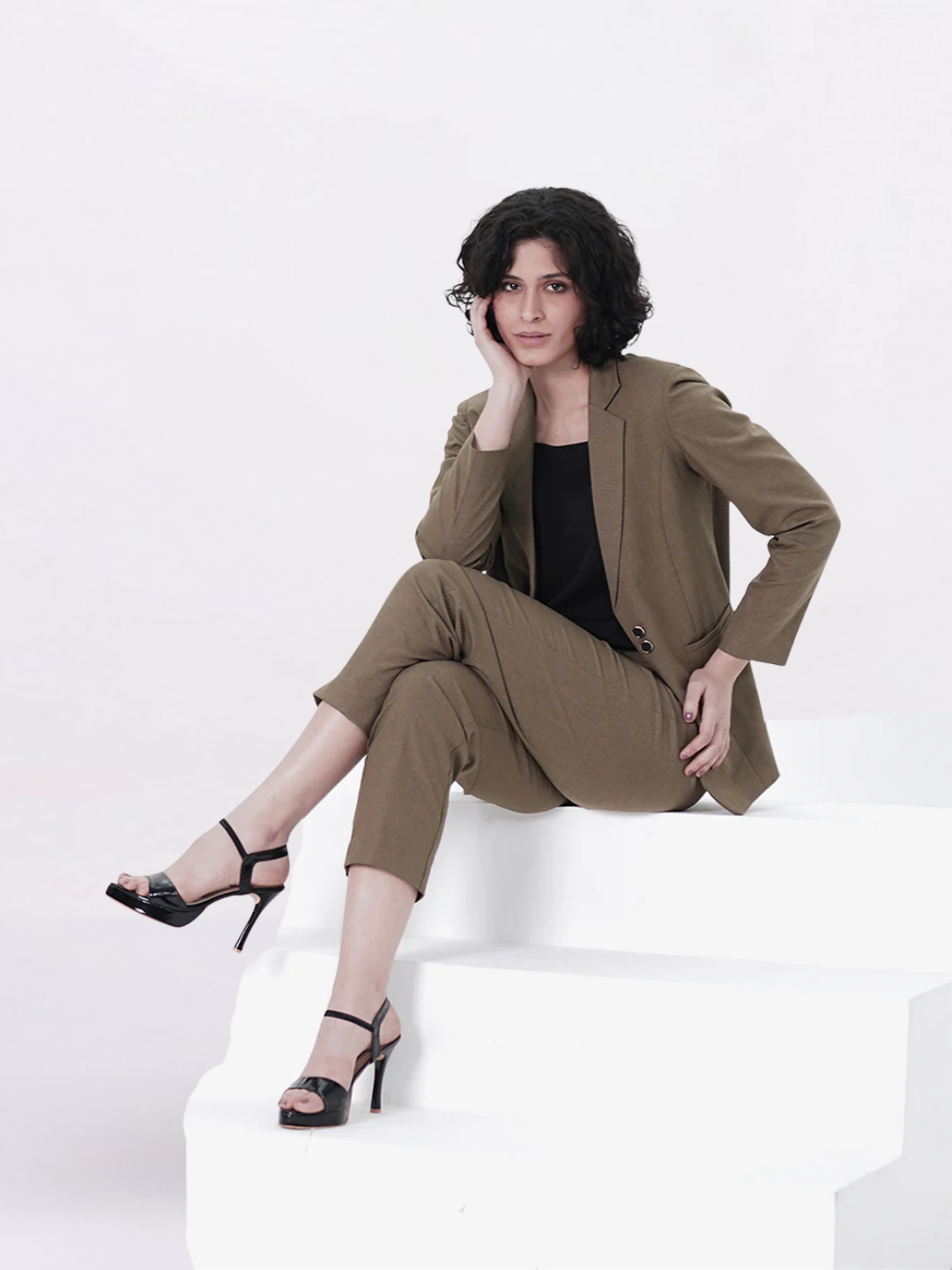 Women Beige Single Breasted Formal Pantsuit