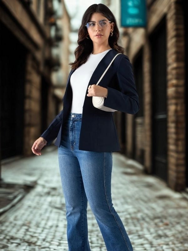 Women Minimalist Regular Fit Blazer In Stretchable Fabric
