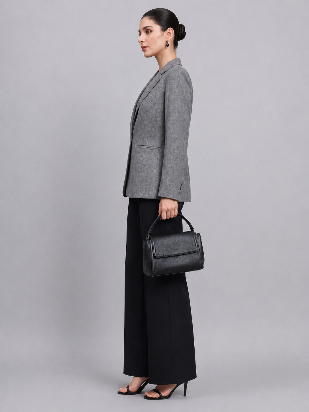 Women Grey Blazer-Set with Black Contrast Pants