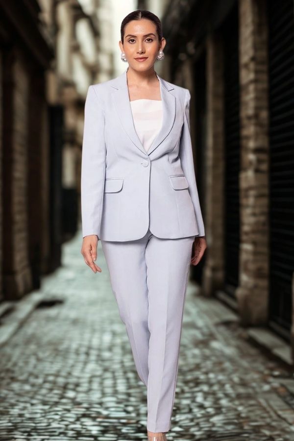 Women Notch Collar Stretchable Pant Suit