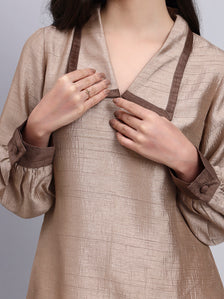 Women Modern Contrast Collar Detailing Full Sleeve Top