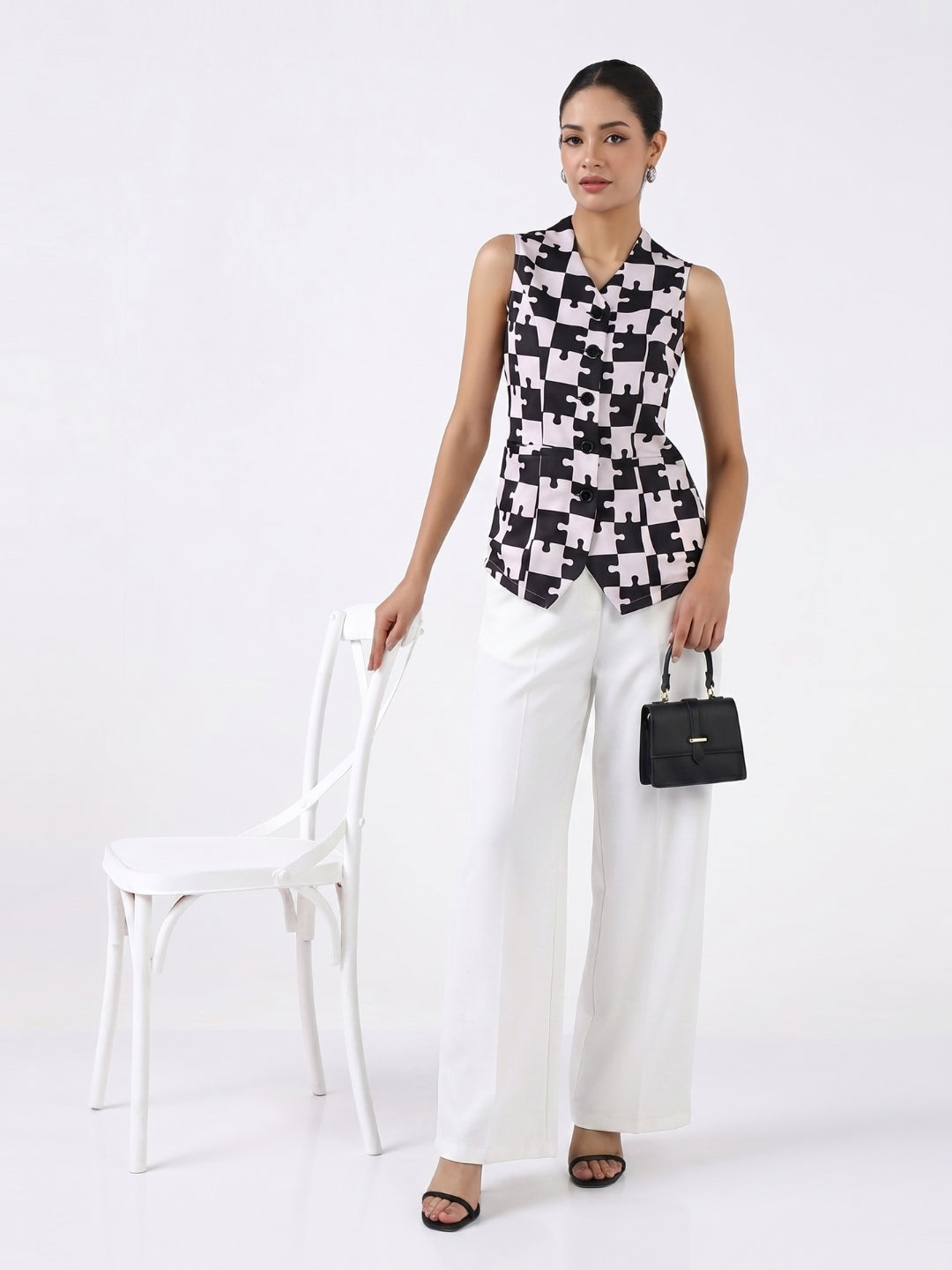 Women Black and White Geometric Printed Top